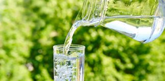 13 Manfaat Minum Air Putih untuk Kesehatan