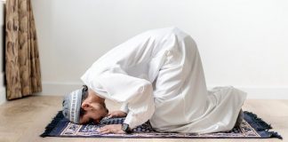 Salat di Rumah dengan Niat Ikut Berjemaah di Masjid