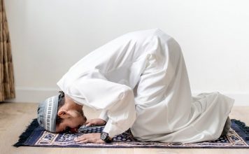 Salat di Rumah dengan Niat Ikut Berjemaah di Masjid