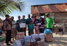 Berlabuh ke Pulau Sagori, WIZ Bombana Salurkan Puluhan Paket Sembako untuk Warga Dhuafa dan Bantuan untuk 6 Anak Yatim Bersaudara