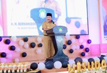 Hadiri Wisuda Akbar III Yayasan Pendidikan An Nur WI Bombana, Pj Bupati Sampaikan Harapan Penting untuk Alumni