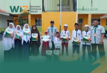 Ikut Serta Cerdaskan Kehidupan Bangsa, LAZNas WIZ dan YPWI Kolaka Salurkan Beasiswa Pendidikan untuk Yatim Dhuafa