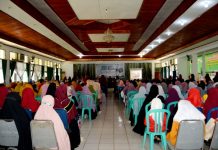 Jaga Ketahanan Keluarga Era Digital, Muslimah Wahdah Kendari Bekali Ibu-Ibu Majelis Taklim