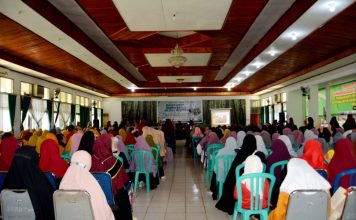 Jaga Ketahanan Keluarga Era Digital, Muslimah Wahdah Kendari Bekali Ibu-Ibu Majelis Taklim