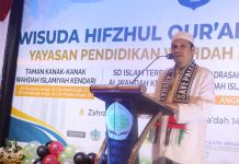 Ceramah Parenting Wisuda Hifzhul Quran dan Penamatan YPWI Kendari, Ustadz Syaiful Yusuf Ungkap 3 Fungsi Utama Keluarga dalam Pendidikan Anak