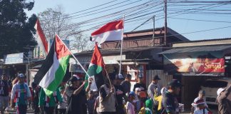 Jalan Santai Kader Wahdah Kolaka: Rayakan Kemerdekaan dengan Solidaritas untuk Palestina