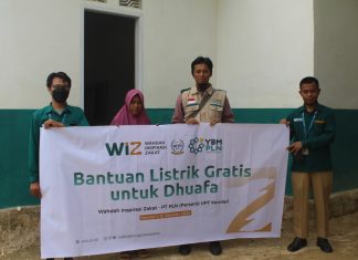 Kolaborasi WIZ Sultra dan YBM PLN Kendari Berikan Akses Listrik Bagi Keluarga Dhuafa di Kendari