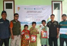 32 Anak Yatim & Dhuafa, Termasuk Non-Muslim dan Mualaf, Terima Layanan Khitan Modern oleh DPC Wahdah Islamiyah Kolaka