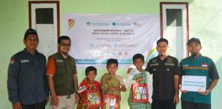 32 Anak Yatim & Dhuafa, Termasuk Non-Muslim dan Mualaf, Terima Layanan Khitan Modern oleh DPC Wahdah Islamiyah Kolaka