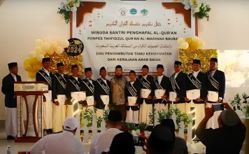 Wisuda Penghafal Al Quran Ponpes Al Madinah Wahdah Islamiyah: Menebar Cinta Al Quran di Tanah Baubau