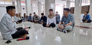Ustaz Ikhwan Kapai Tuntun Hu Chuan dan Kang Dawei Ucap Dua Kalimat Syahadat