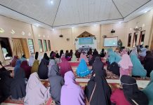 Wabup Bombana Apresiasi Muslimah Wahdah Tebar Ribuan Paket Ifthor di 5 Kecamatan
