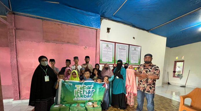 15 Ribu Paket Buka Puasa: Peran Sentral Muslimah Wahdah Islamiyah dalam Gerakan Kebaikan Ramadan