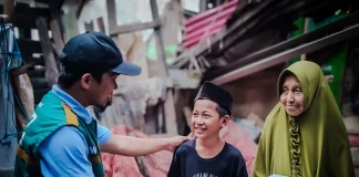 Dukung Program Pemenuhan Gizi Warga, WIZ Sultra Bagikan Ratusan Paket Makanan Gratis