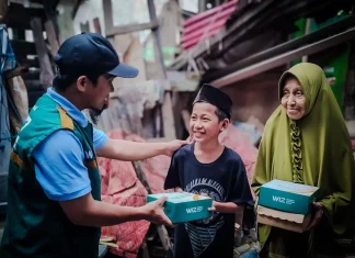 Dukung Program Pemenuhan Gizi Warga, WIZ Sultra Bagikan Ratusan Paket Makanan Gratis