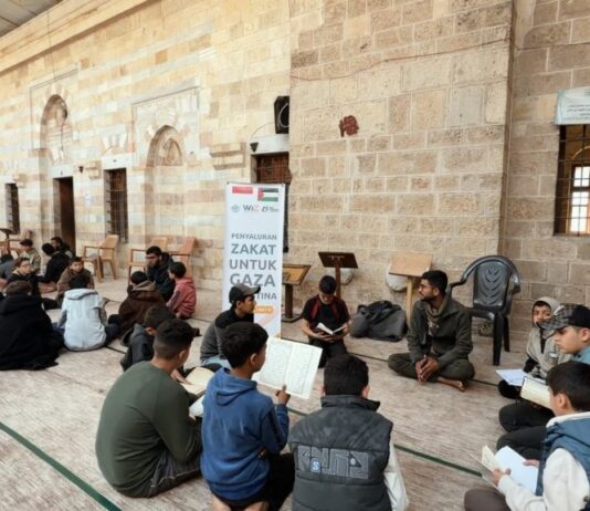 Puluhan Guru al Quran di Jalur Gaza Terima Dana Zakat dari Muhsinin Indonesia