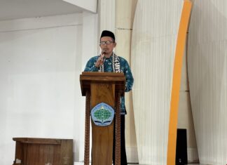 Ketua Pembina YPWI Kendari Pesan Alumni Jaga Sholat dan Nilai Al-Qur’an di Tengah Tantangan Zaman