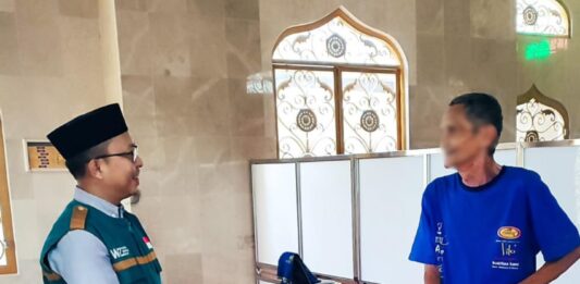 Laznas WIZ Apresiasi Pengabdian Marbut Masjid di Kolaka