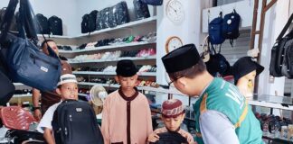 WIZ Sultra Lengkapi Kebutuhan Sekolah Anak Yatim dan Dhuafa di Kolaka