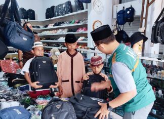 WIZ Sultra Lengkapi Kebutuhan Sekolah Anak Yatim dan Dhuafa di Kolaka