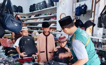 WIZ Sultra Lengkapi Kebutuhan Sekolah Anak Yatim dan Dhuafa di Kolaka