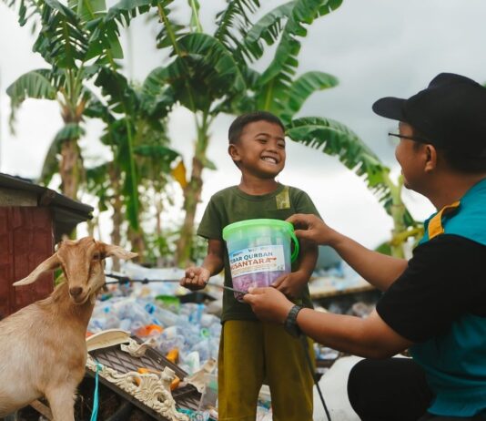 Kelola 71 Sapi dan 10 Kambing, Wahdah Islamiyah Kolaka Sebar Kebahagiaan Qurban Hingga Pelosok Desa