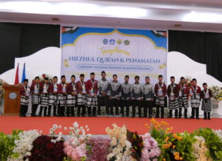 Penamatan Peserta Didik YWI Baubau 2026: 100 Siswa Lulus, Dua Santri Tuntaskan Hafalan 30 Juz