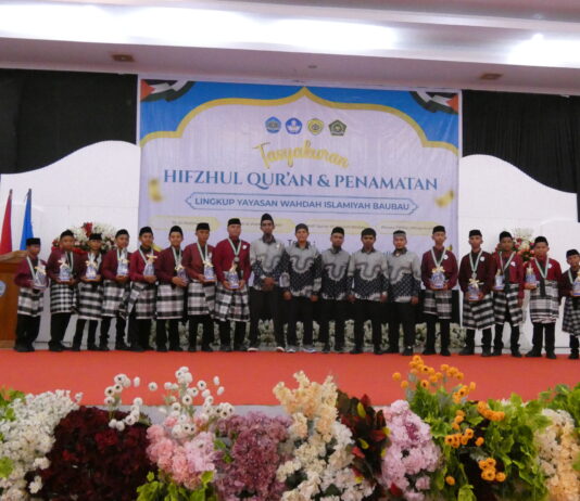 Penamatan Peserta Didik YWI Baubau 2026: 100 Siswa Lulus, Dua Santri Tuntaskan Hafalan 30 Juz