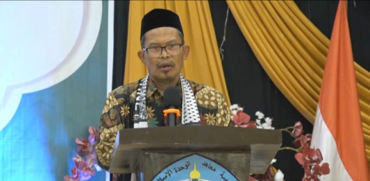 Momen Penamatan Siswa YPWI Konawe, Ustaz Ikhwan Kapai Tekankan Peran Penting Keluarga dalam Pendidikan Anak